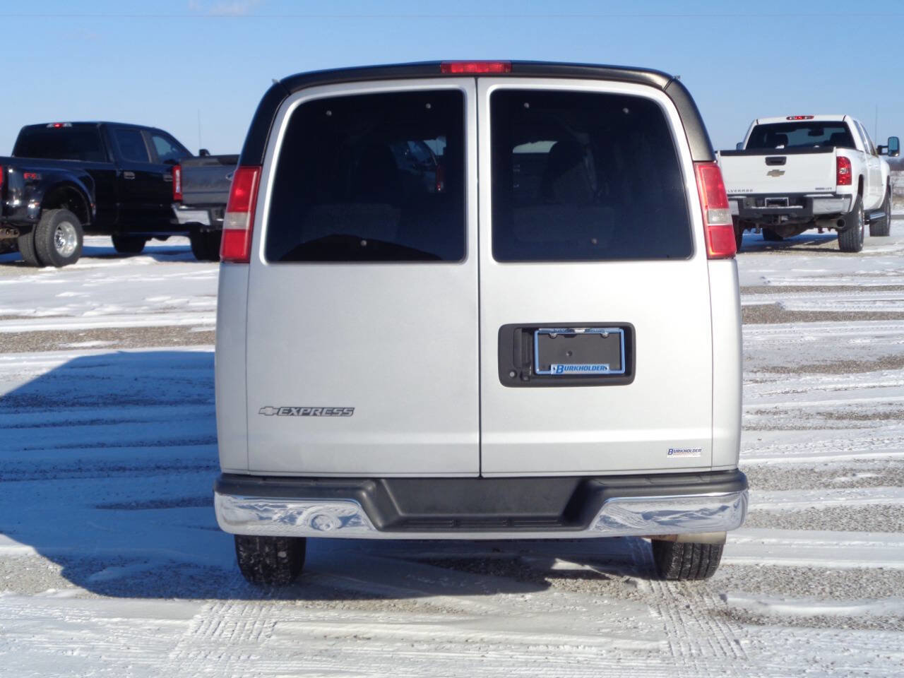 Used 2017 Chevrolet Express 3500 LT w/ LT Preferred Equipment Group image 7