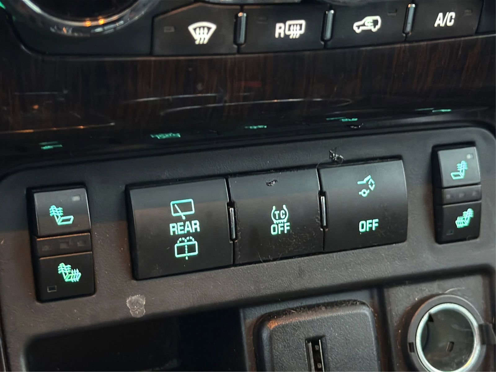 Used 2017 Chevrolet Traverse LT image 35