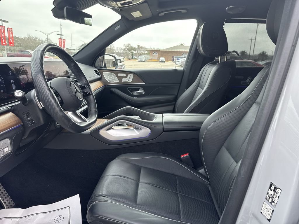 Used 2024 Mercedes-Benz GLS 580 4MATIC image 13