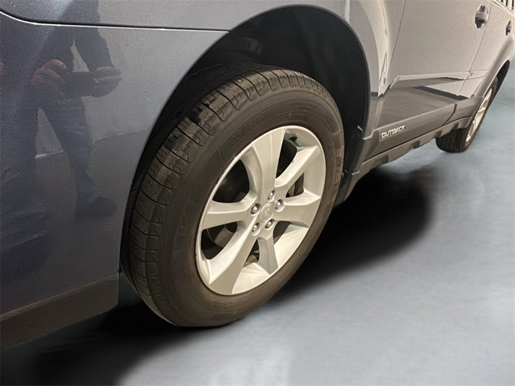 Used 2013 Subaru Outback 2.5i Limited w/ Moonroof Pkg image 4