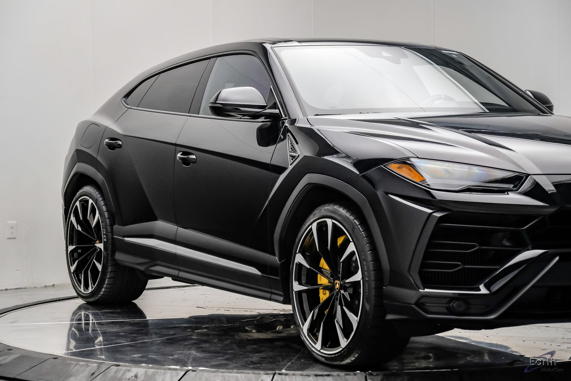 Used 2022 Lamborghini Urus AWD/4WD image 25