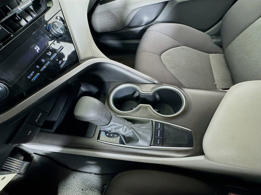 Used 2022 Toyota Camry LE FWD image 16