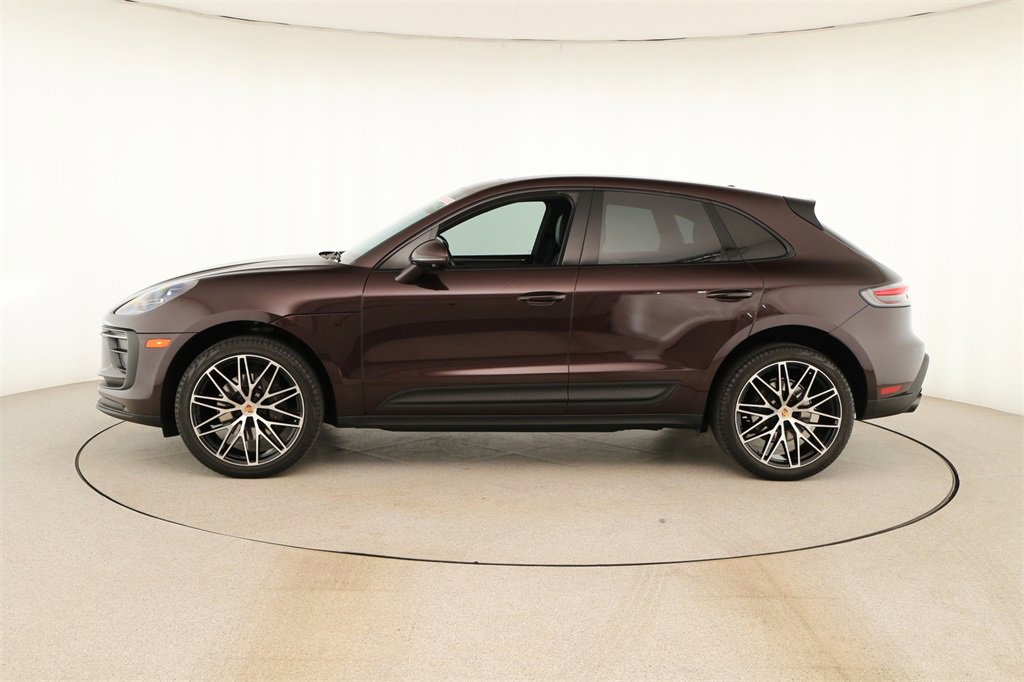 Used 2023 Porsche Macan Turbo image 2