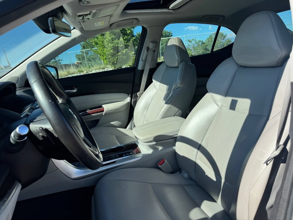 Used 2016 Acura TLX w/ Technology Package FWD image 7