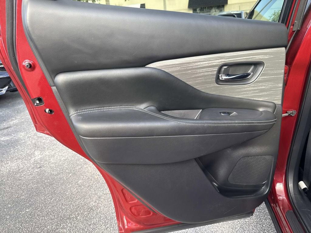 Used 2018 Nissan Murano SV image 12