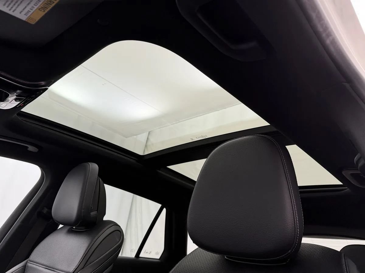Used 2024 Mercedes-Benz GLC 300 4MATIC image 8