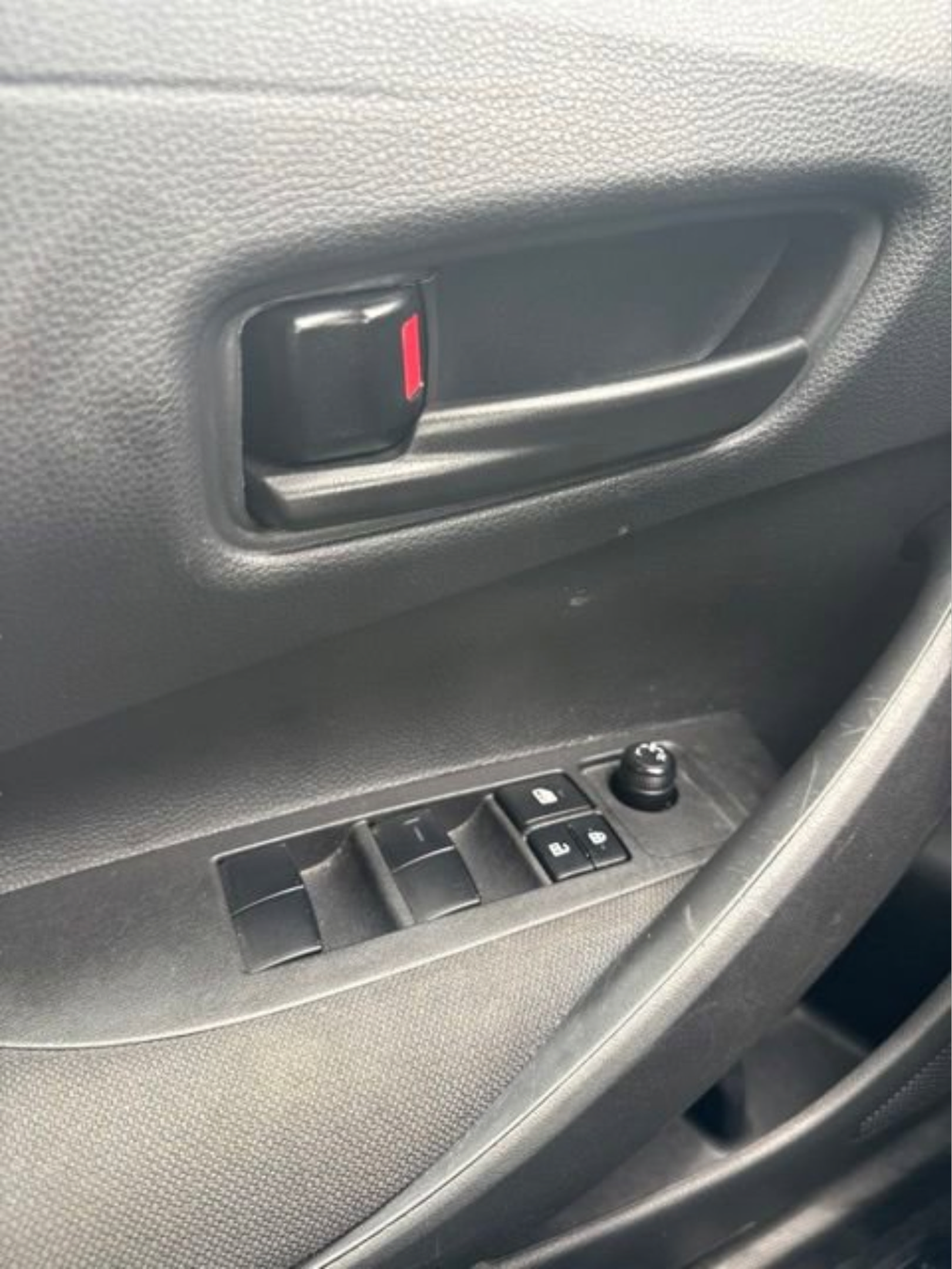 Used 2025 Toyota Corolla LE FWD image 9