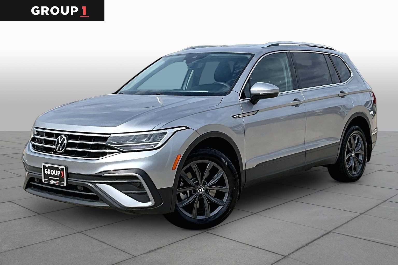 Used 2022 Volkswagen Tiguan SE FWD image 1