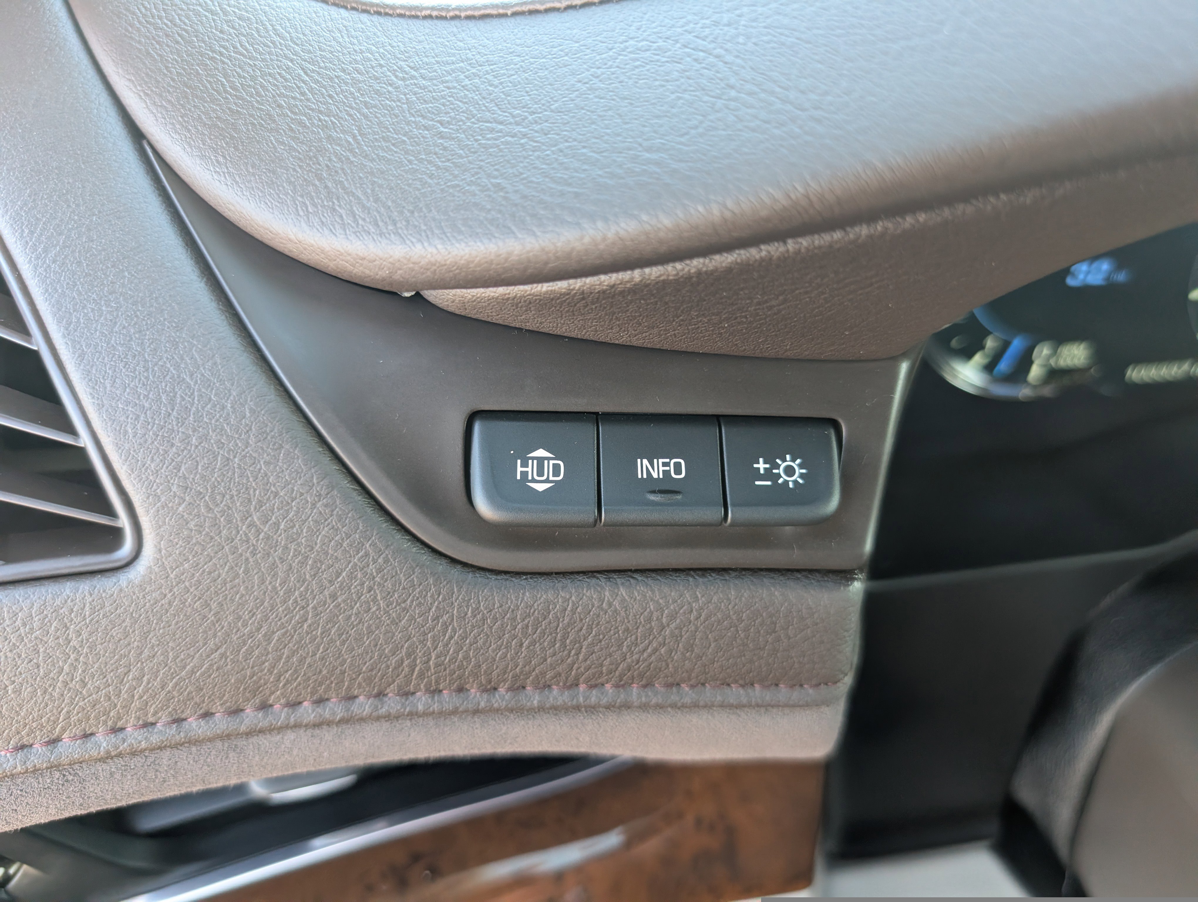 Used 2017 Cadillac Escalade Premium Luxury image 15