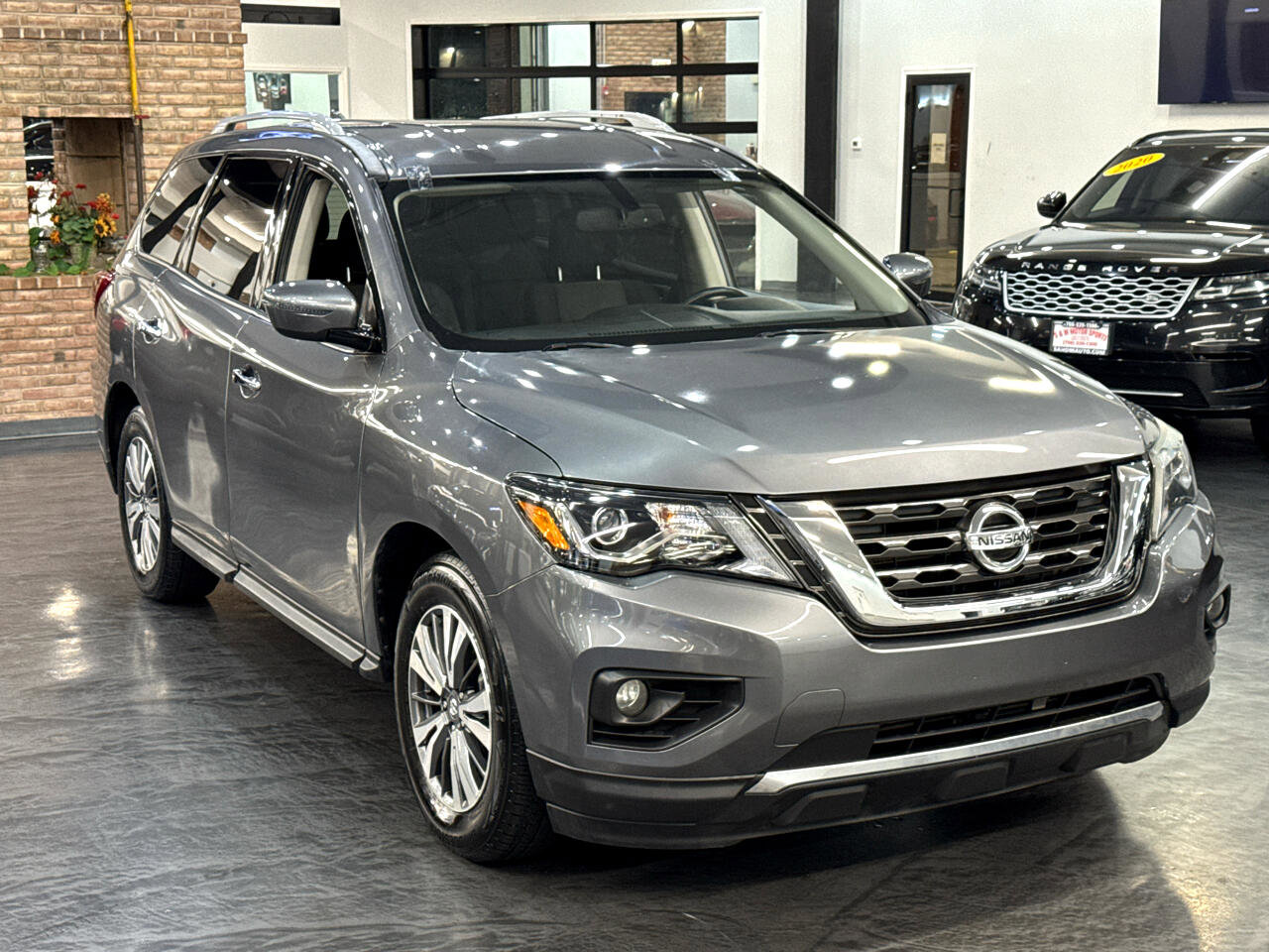 Used 2019 Nissan Pathfinder SV image 7