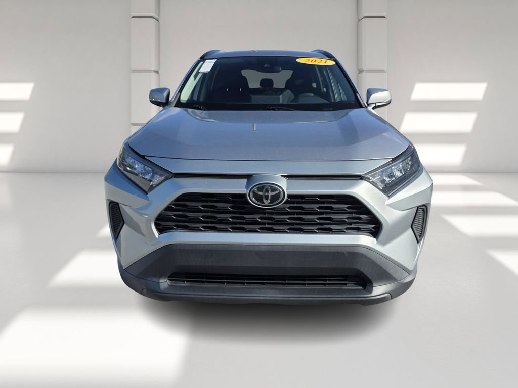 Used 2021 Toyota RAV4 LE image 2