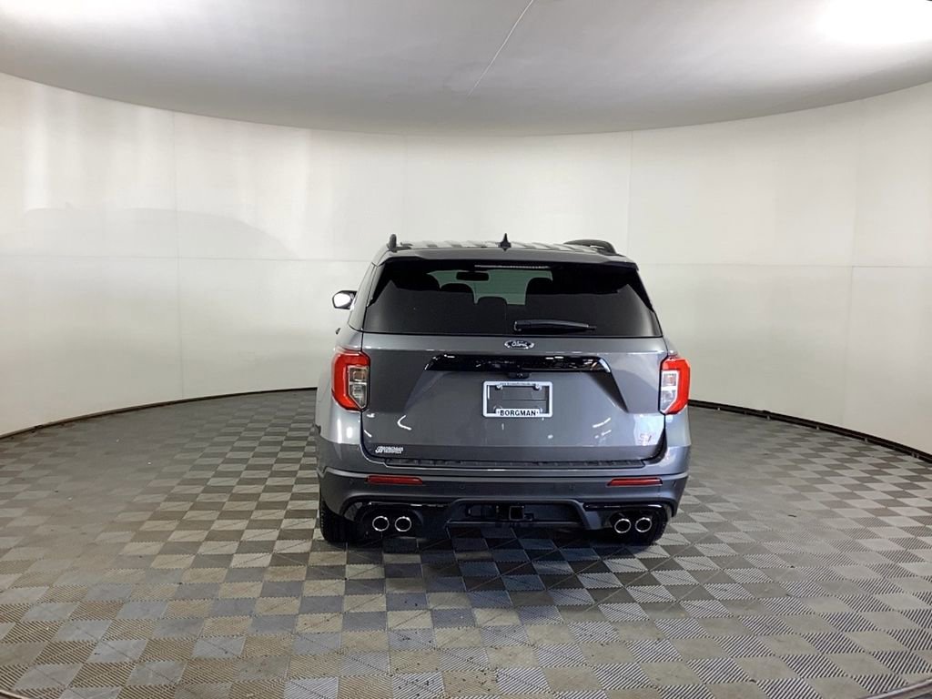 Used 2024 Ford Explorer ST image 3