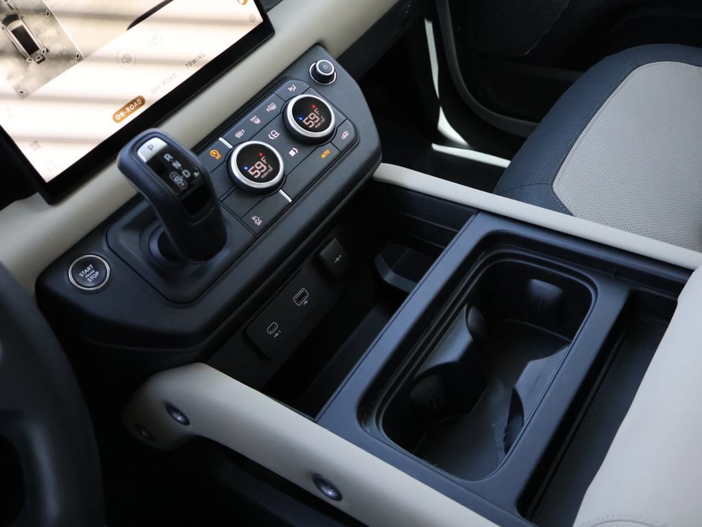 Certified 2024 Land Rover Defender 130 X-Dynamic SE AWD/4WD image 25