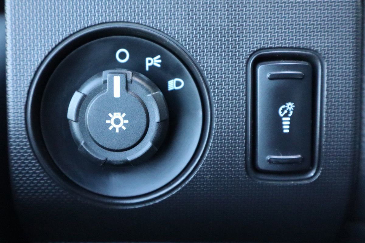 Used 2012 Ford F550 4x4 Crew Cab Super Duty w/ Payload Upgrade Pkg image 33