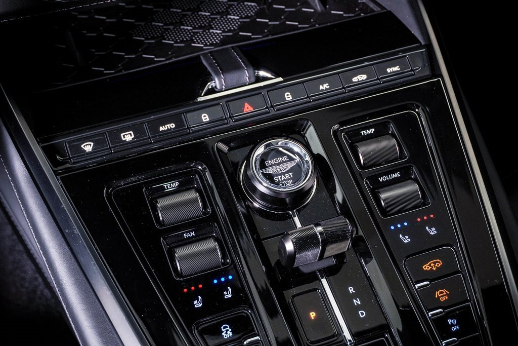 Used 2025 Aston Martin DBX 707 image 30