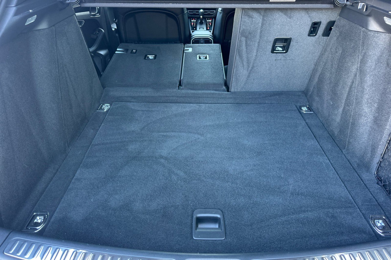 Used 2025 Porsche Macan image 15