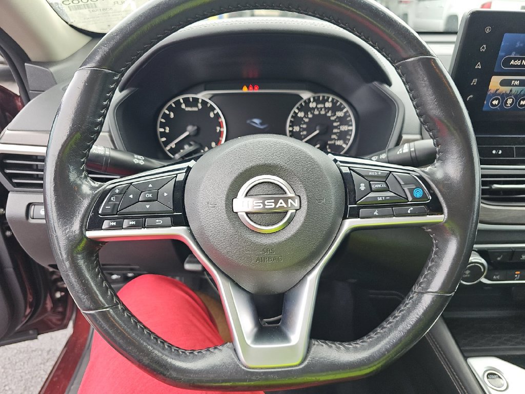 Used 2023 Nissan Altima 2.5 SV w/ SV Premium Package FWD image 3