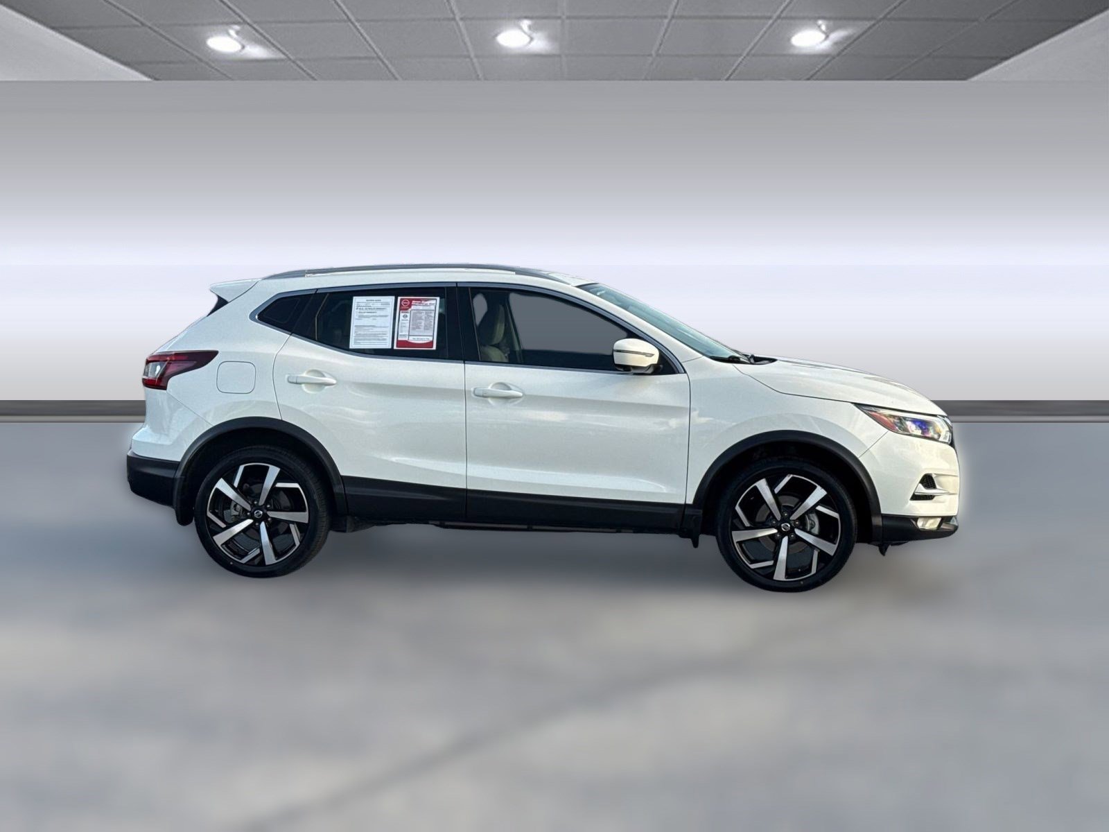 Used 2021 Nissan Rogue Sport SL w/ Premium Package image 7