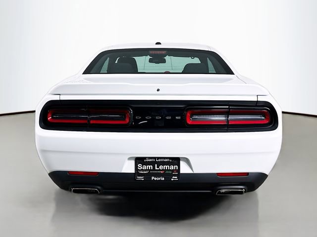Used 2022 Dodge Challenger SXT image 6