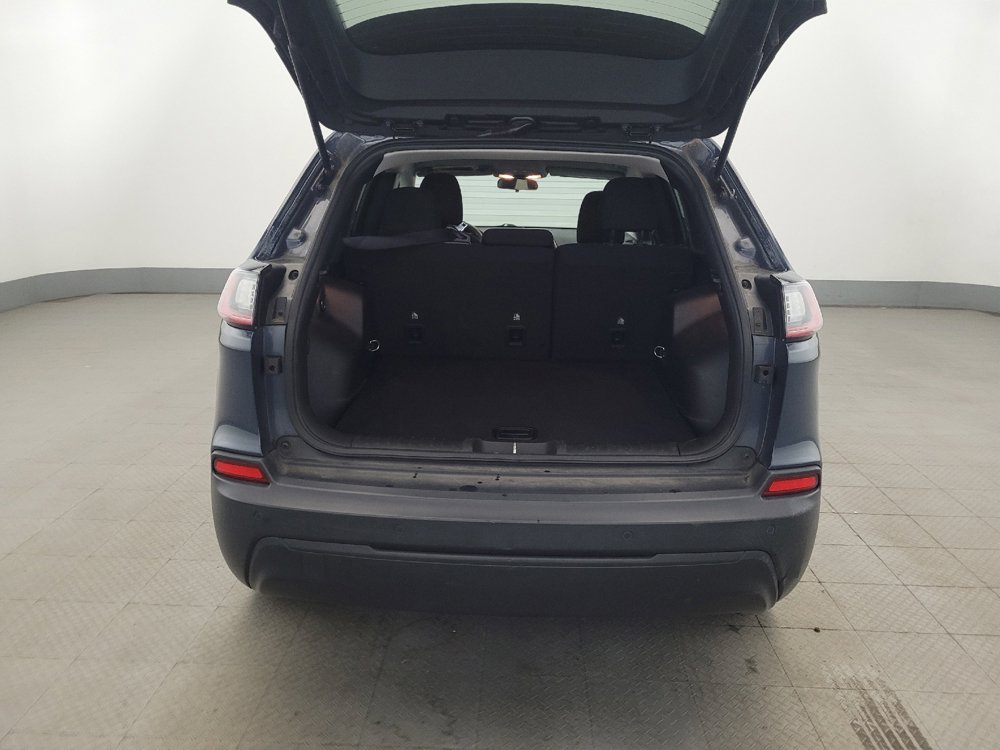 Used 2019 Jeep Cherokee Latitude w/ Popular Appearance Group FWD image 29