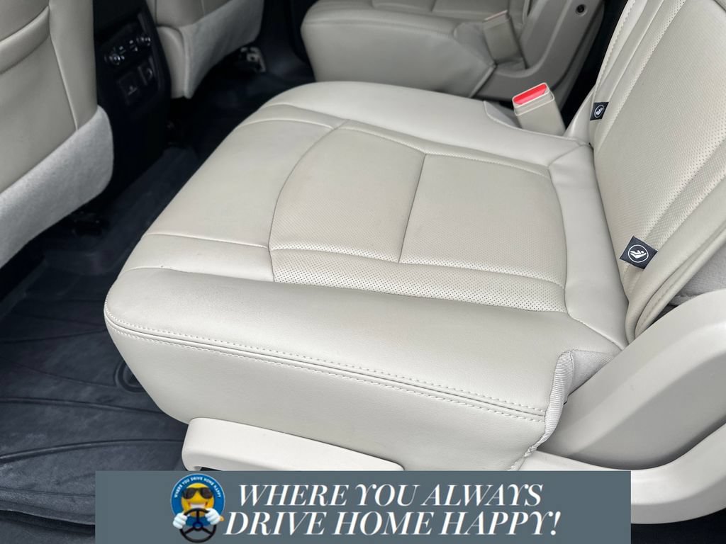 Used 2020 Buick Enclave Premium w/ Sun and Sites Package FWD image 23