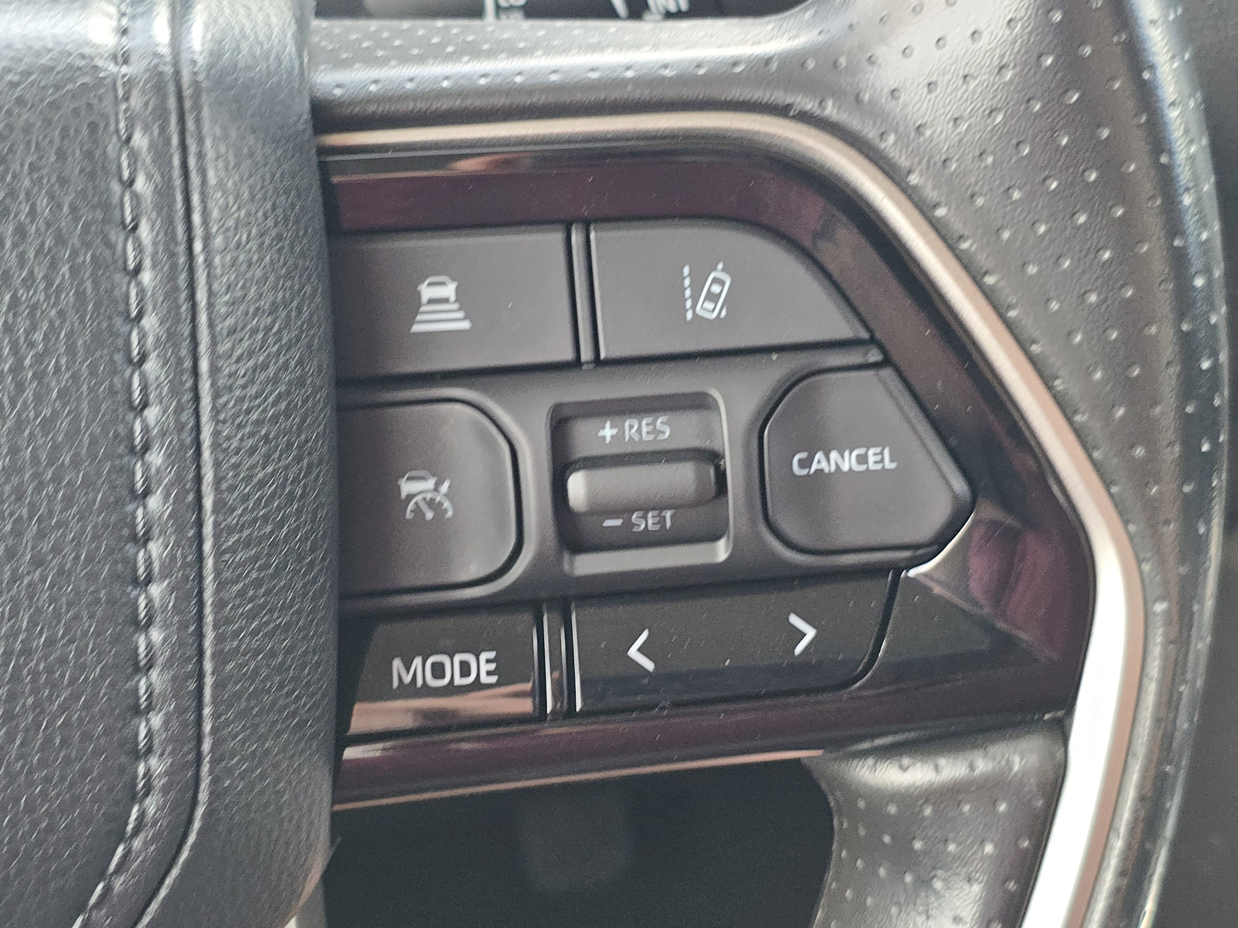 Used 2022 Toyota Tundra SR5 w/ SR5 Convenience Package image 9