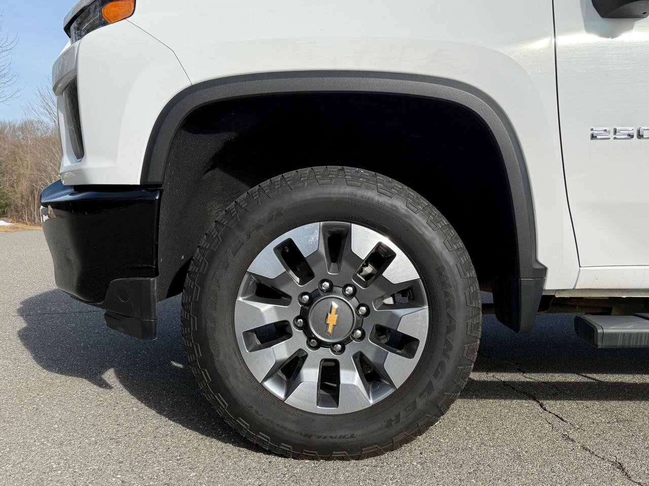 Used 2022 Chevrolet Silverado 2500 Custom w/ Custom Value Package image 8