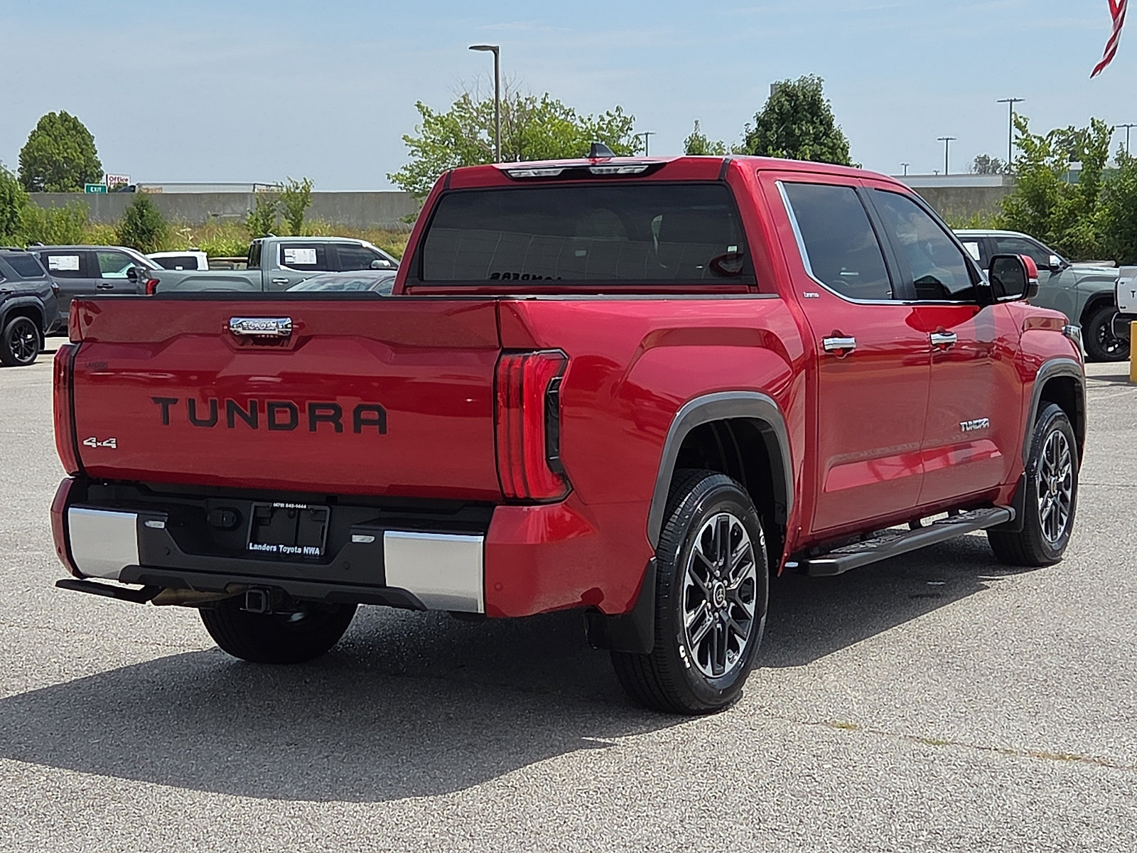 Used 2024 Toyota Tundra Limited w/ Power Package AWD/4WD image 5