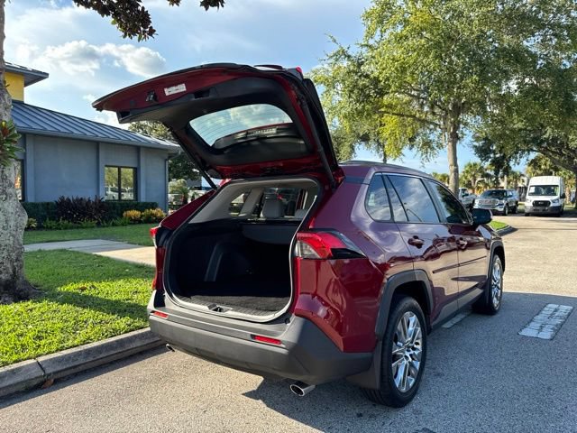 Used 2020 Toyota RAV4 XLE Premium FWD image 18