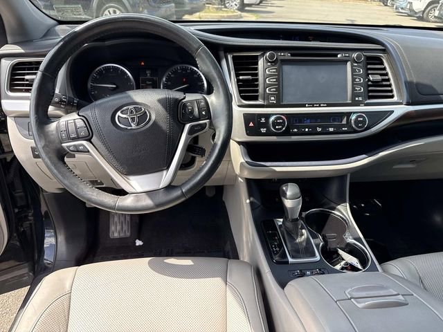 Used 2016 Toyota Highlander Limited Platinum w/ Protection Package #3 image 18