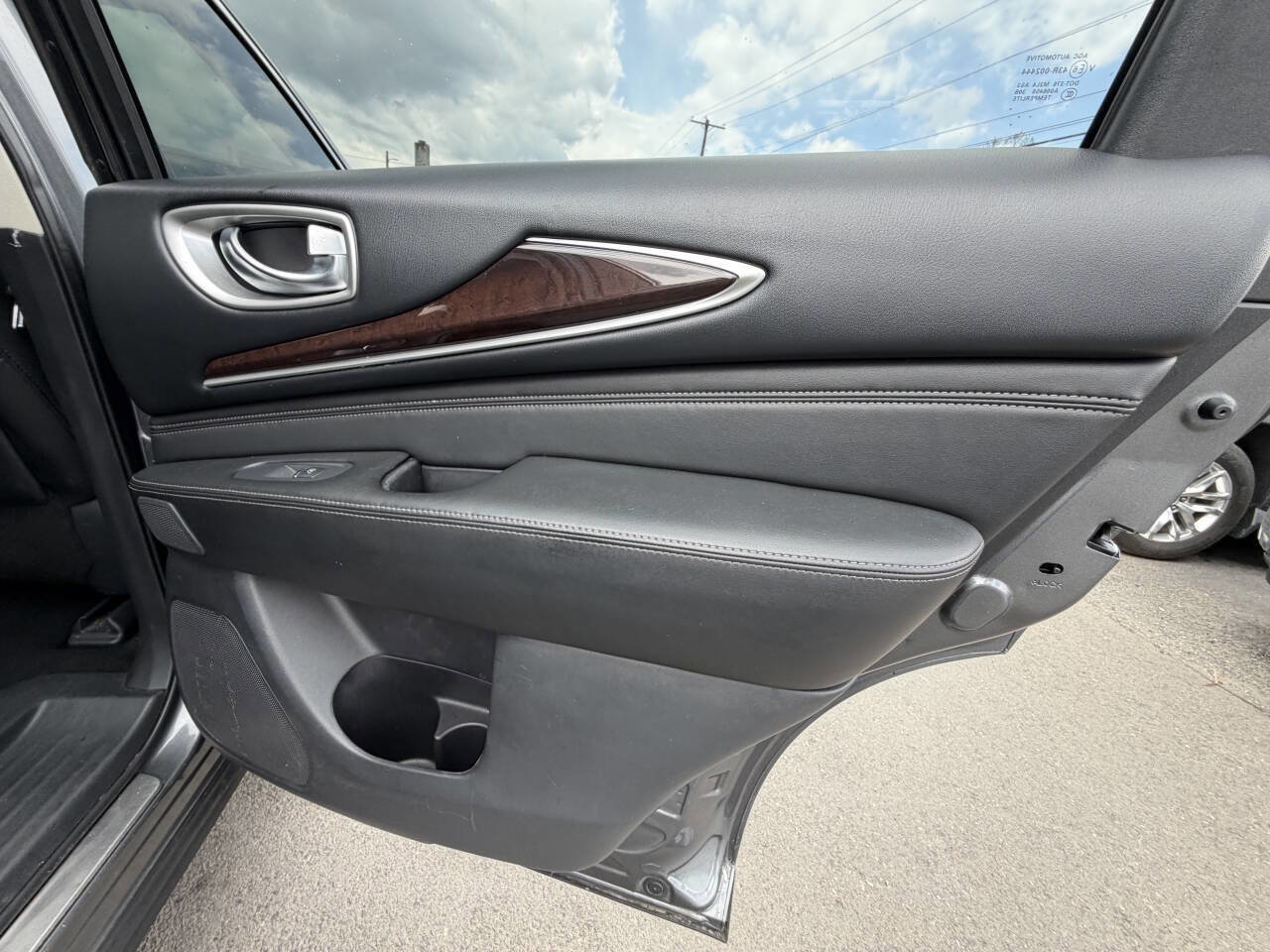 Used 2019 INFINITI QX60 Luxe w/ Sensory Package AWD/4WD image 17