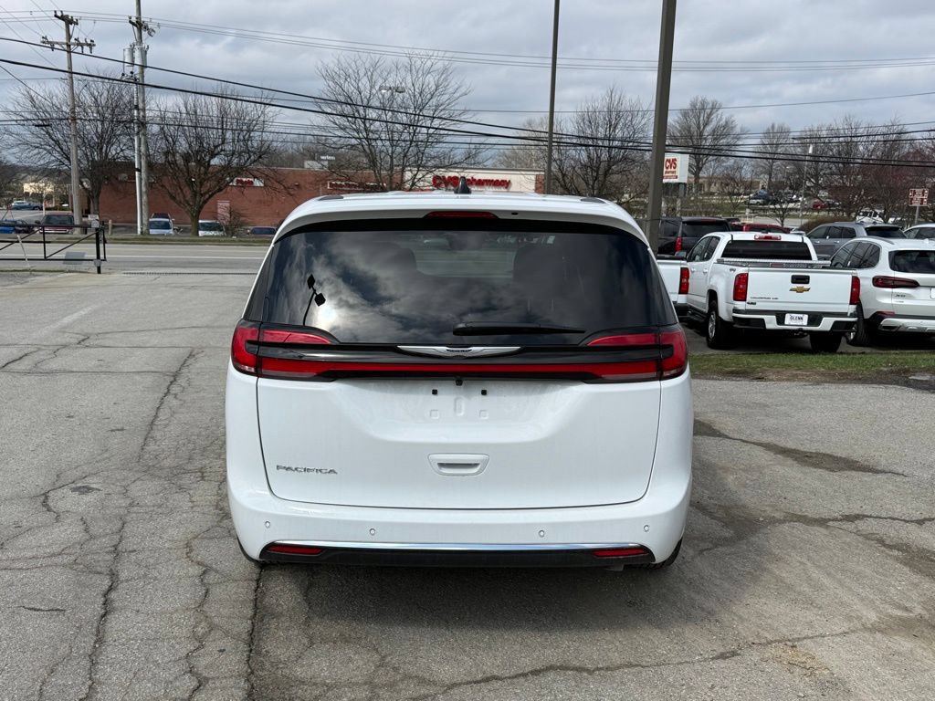 New 2026 Chrysler Pacifica Select FWD image 7