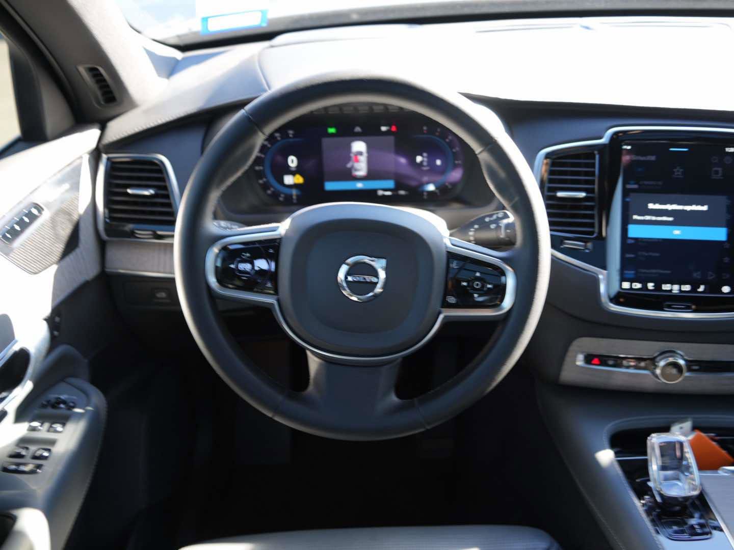 Used 2023 Volvo XC90 B6 Ultimate w/ Protection Package Premier AWD/4WD image 10