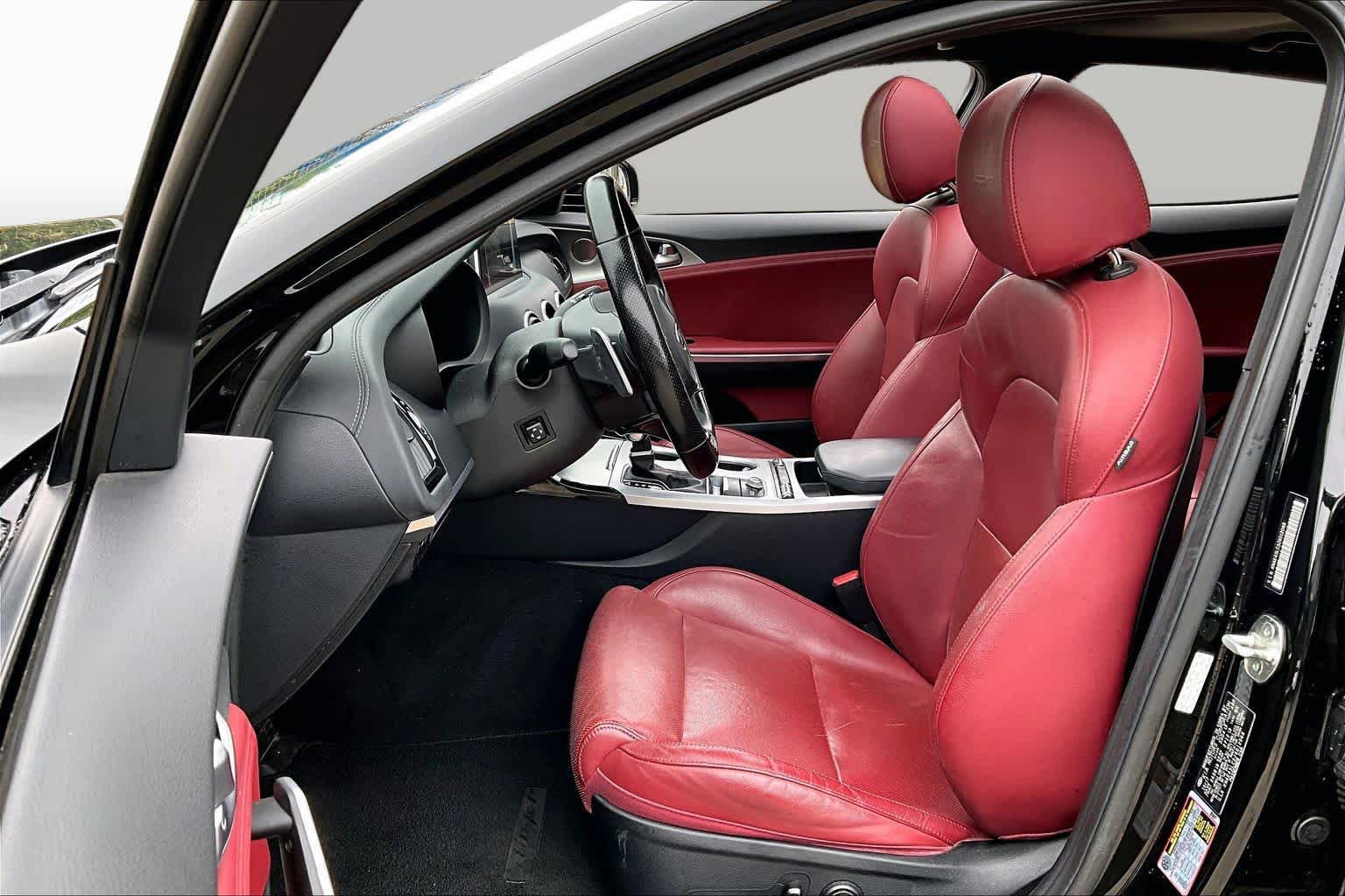 Used 2018 Kia Stinger GT1 RWD image 8