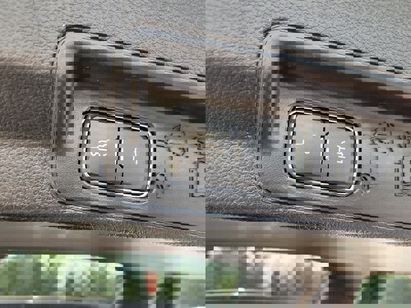 Used 2021 Ford Explorer XLT w/ Equipment Group 202A image 12