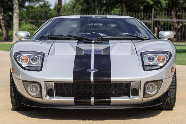 Used 2005 Ford GT RWD image 13