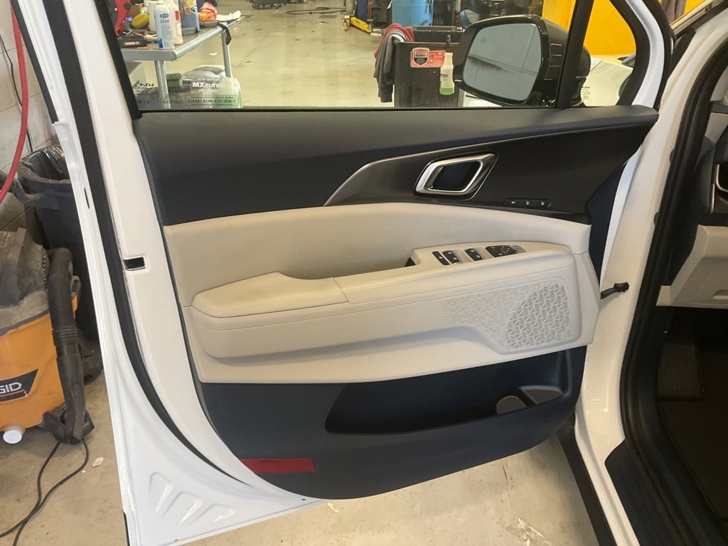 New 2026 Kia Carnival SX w/ SX Dark Edition Package image 9