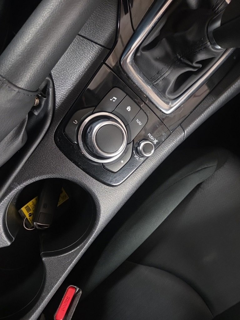 Used 2015 MAZDA MAZDA3 i Sport image 26