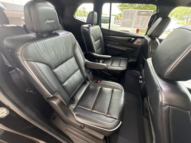 Certified 2025 Buick Enclave Avenir AWD/4WD image 28