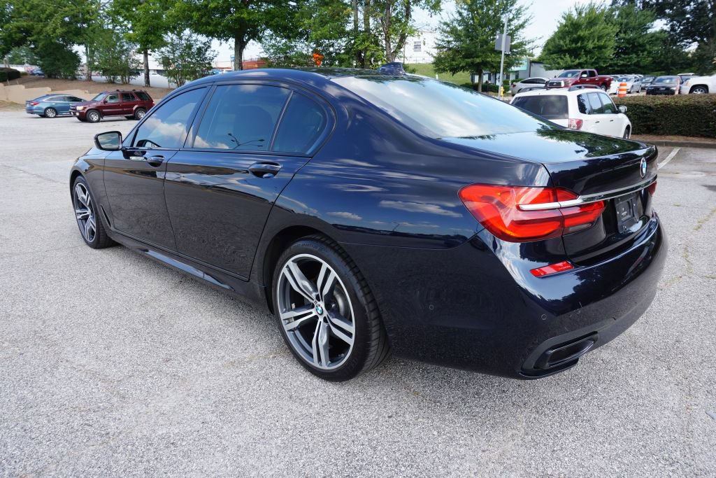 Used 2019 BMW 750i w/ Executive Package image 8