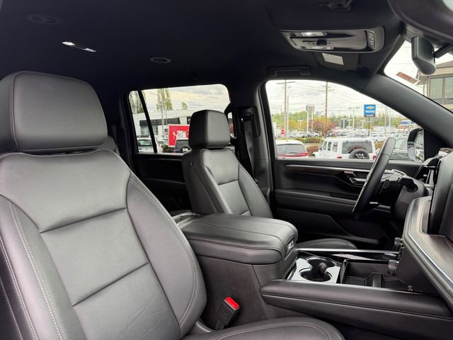 Used 2025 Chevrolet Suburban Z71 AWD/4WD image 45