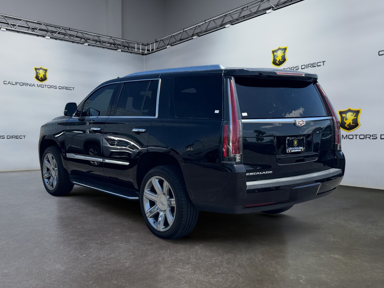 Used 2019 Cadillac Escalade Luxury AWD/4WD image 3