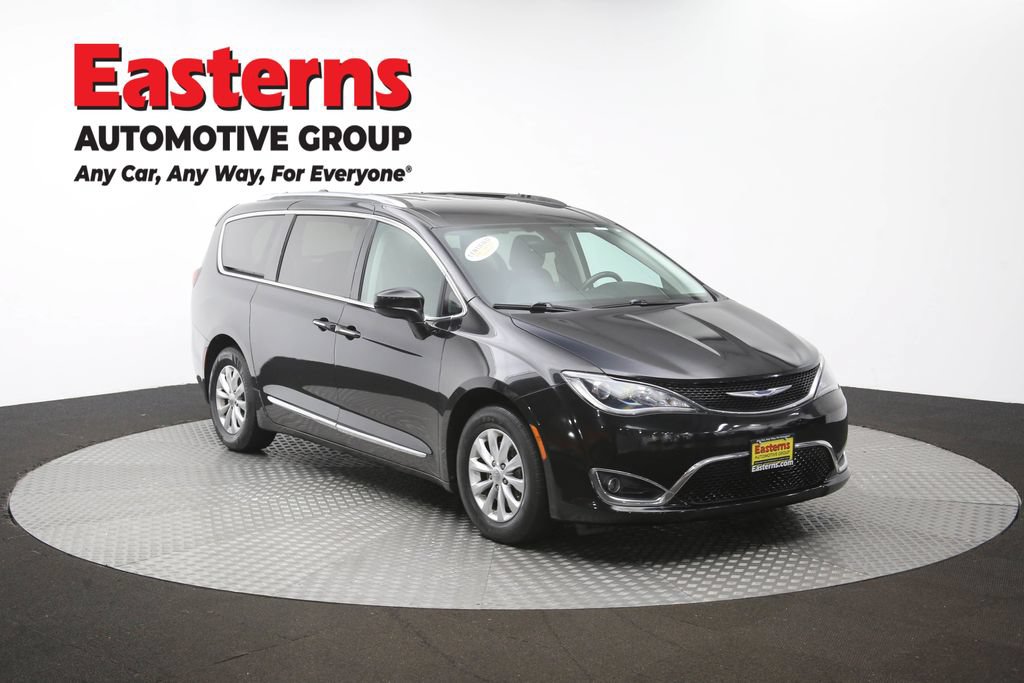 Used 2019 Chrysler Pacifica Touring-L FWD image 48