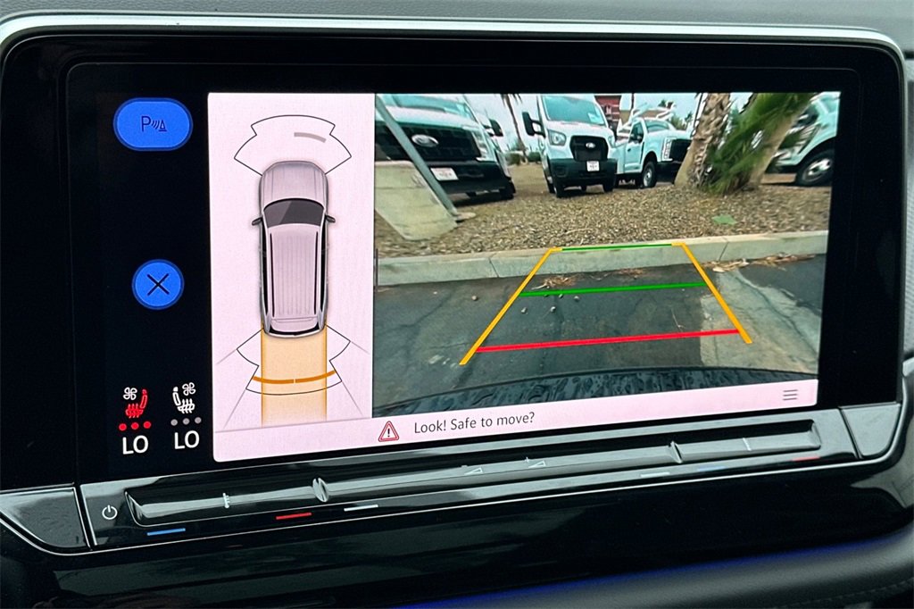 Used 2024 Volkswagen Atlas Peak Edition SE image 23