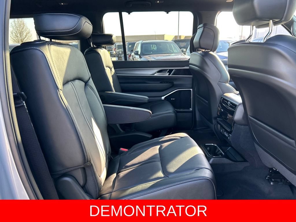 New 2026 Jeep Grand Wagoneer Limited AWD/4WD image 26
