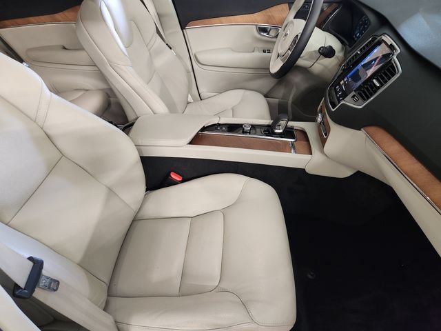 Used 2022 Volvo XC90 T8 Inscription Expression w/ Advanced Package AWD/4WD image 3