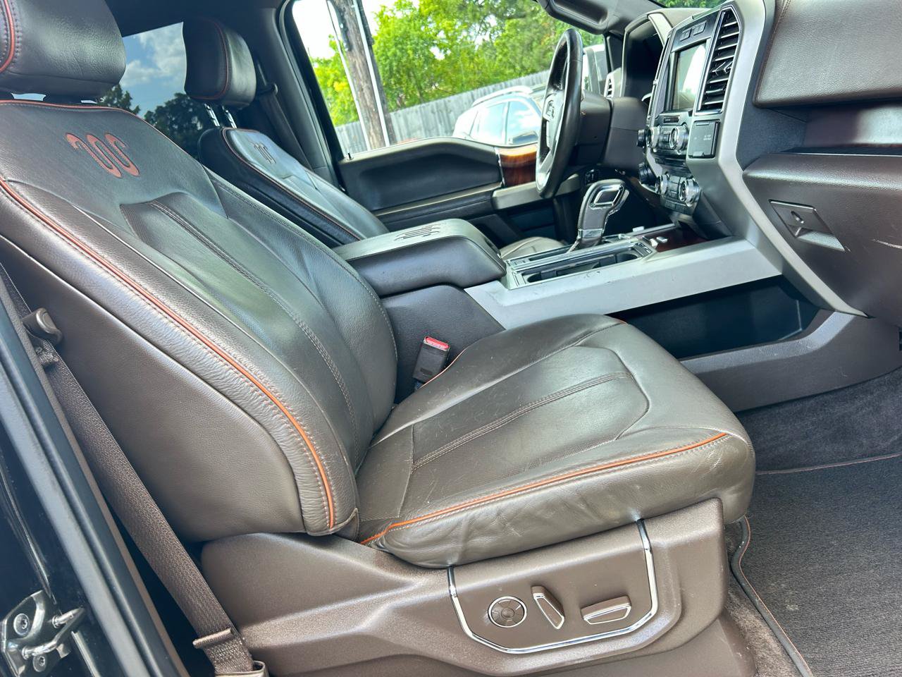 Used 2016 Ford F150 King Ranch w/ Equipment Group 601A Luxury AWD/4WD image 9