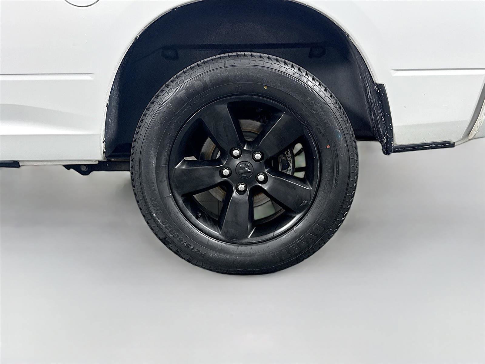 Used 2018 RAM 1500 Express RWD image 25