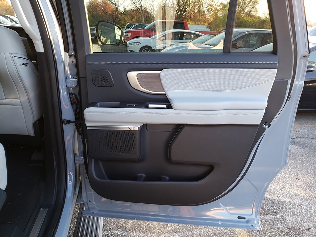 New 2025 Ford Expedition Max Platinum w/ Platinum Ultimate Package image 17