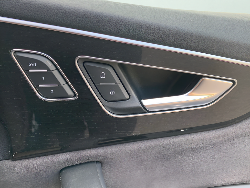 Used 2019 Audi Q8 Prestige w/ Luxury Package AWD/4WD image 51